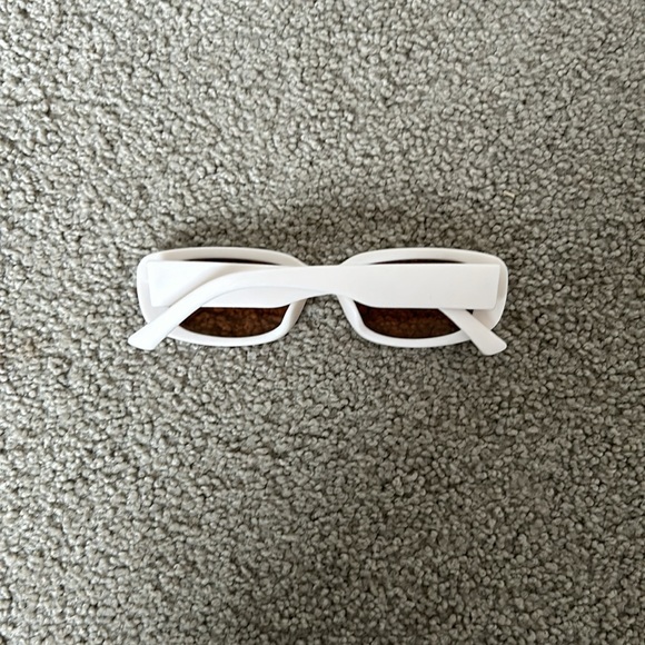 Rectangle cream glasses - Picture 2 of 2